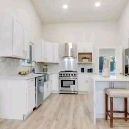 Spacious 4Bed 2Bath, Gated Pool, Wi-Fi, Garage Villa Los Angeles Exterior photo
