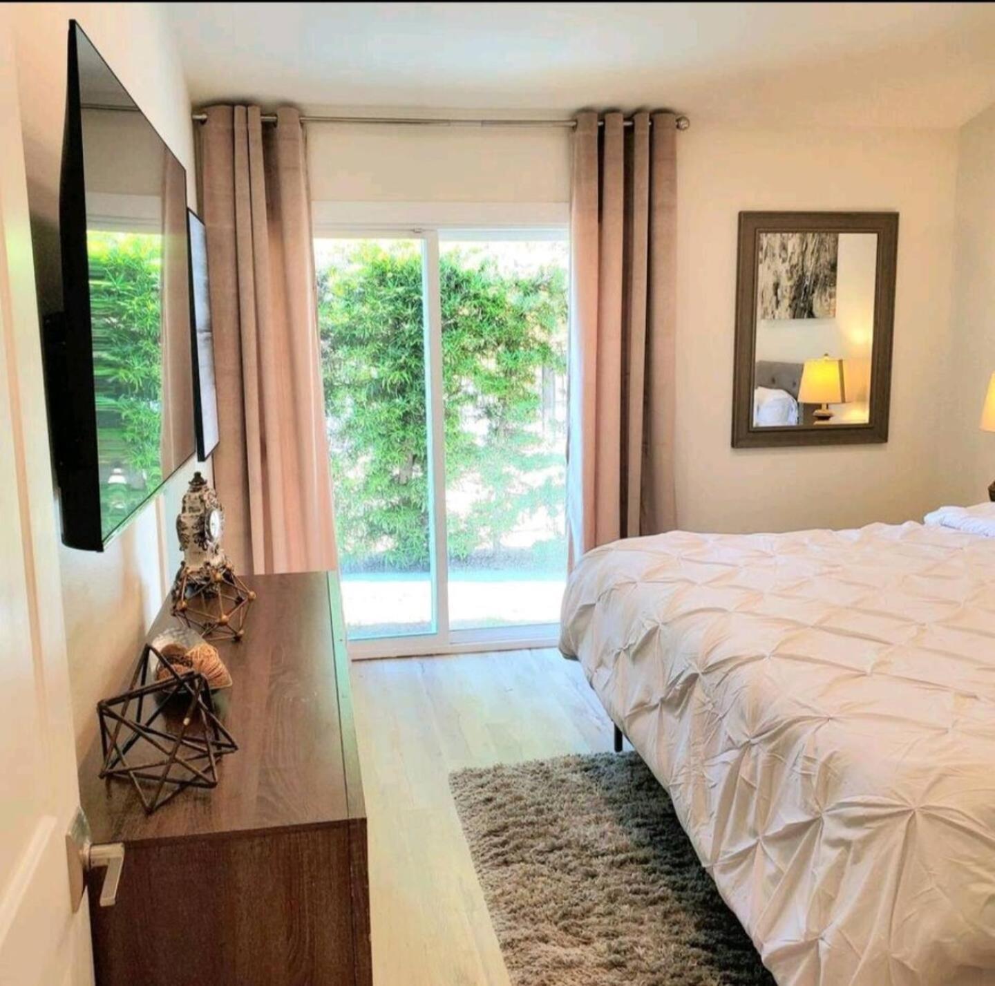 Spacious 4Bed 2Bath, Gated Pool, Wi-Fi, Garage Villa Los Angeles Exterior photo