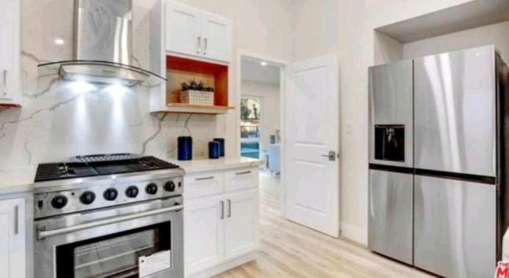 Spacious 4Bed 2Bath, Gated Pool, Wi-Fi, Garage Villa Los Angeles Exterior photo