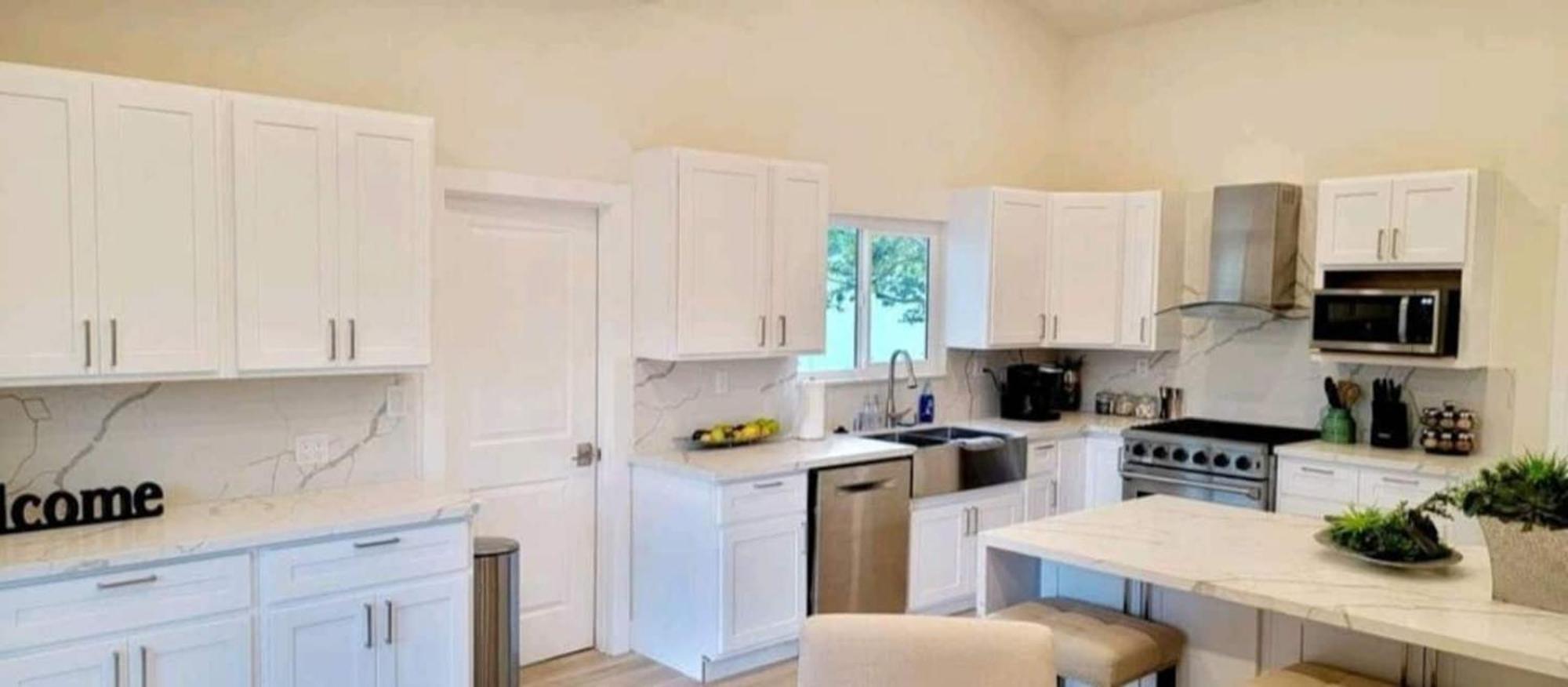 Spacious 4Bed 2Bath, Gated Pool, Wi-Fi, Garage Villa Los Angeles Exterior photo